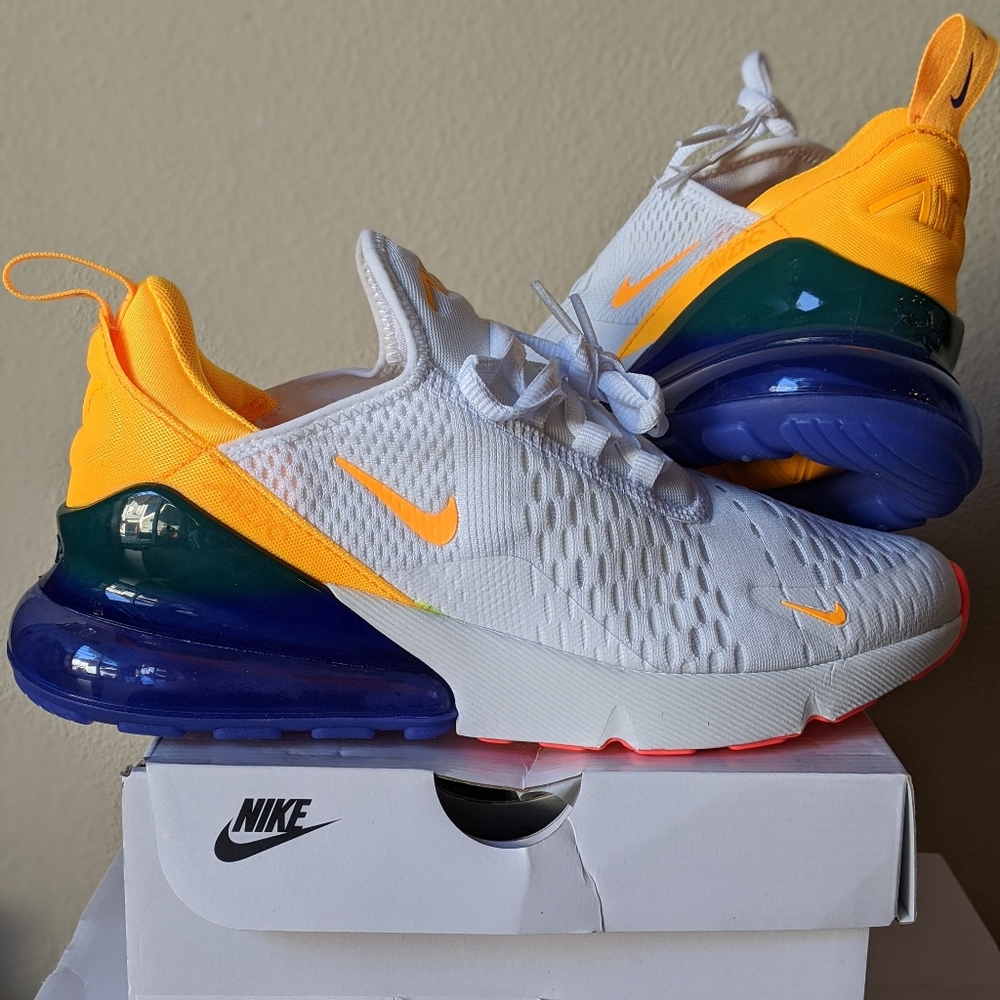NIKE Air Max 270 WM SZ 9 - New In Box